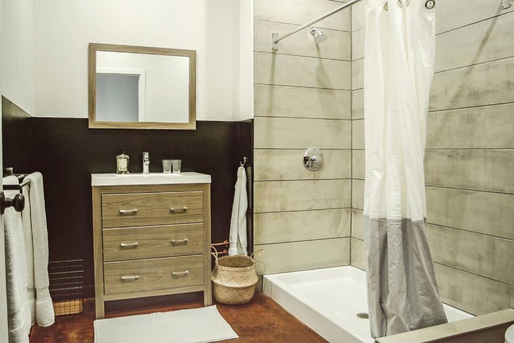 Rail Park Downtown Studio, Amazing Views, Contactless Check-In Philadelphia Exterior photo
